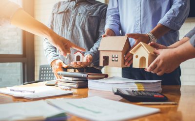 Quels avantages à investir en foncière cotée ou en immobilier physique ?