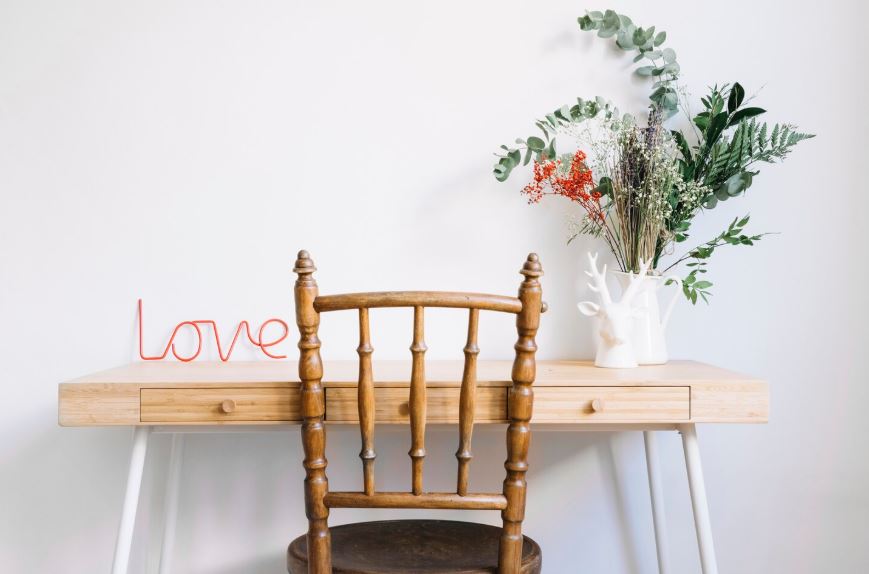 table et chaise en bois